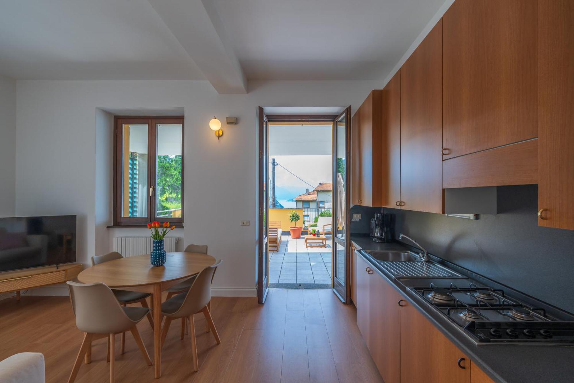 Stunning Apartment- Terrace And Swimming Pool Bellano Luaran gambar