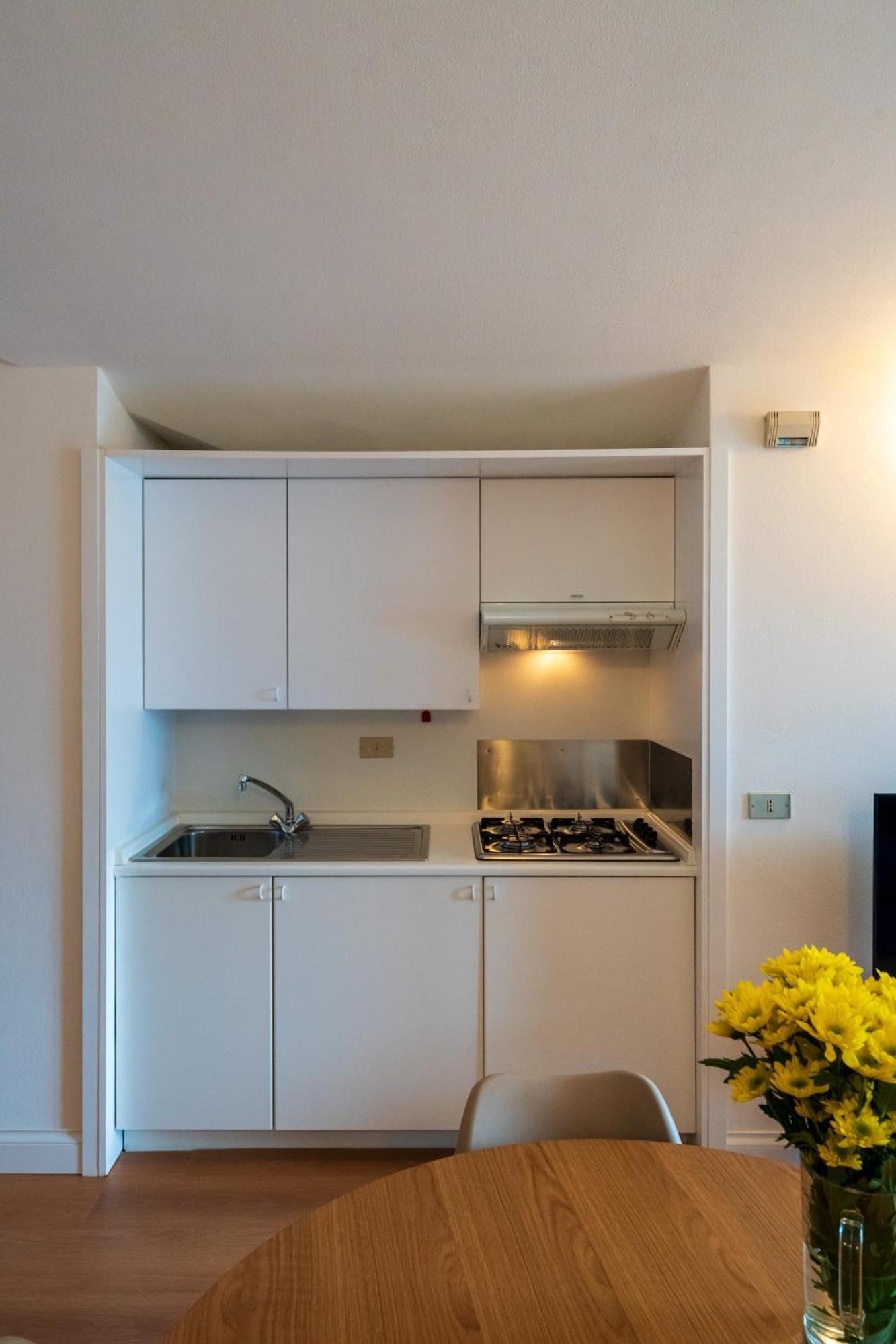 Stunning Apartment- Terrace And Swimming Pool Bellano Luaran gambar