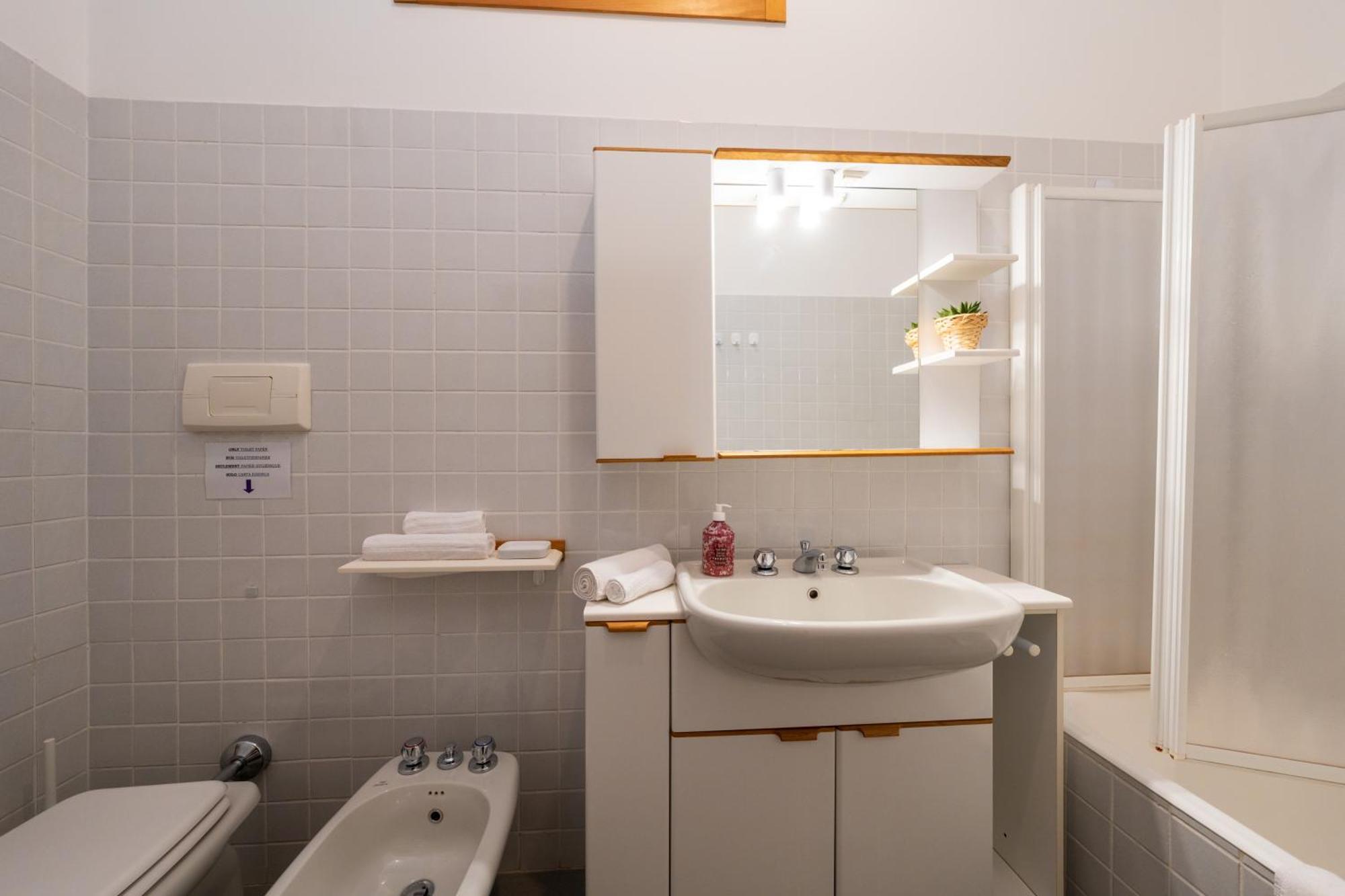 Stunning Apartment- Terrace And Swimming Pool Bellano Luaran gambar